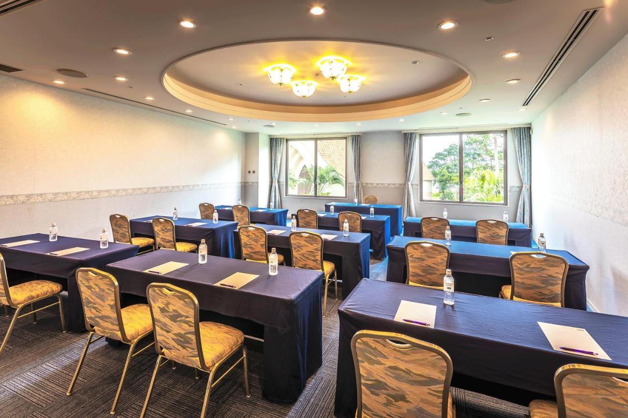 Ana Holiday Inn Resort Miyazaki By Ihg Bagian luar foto