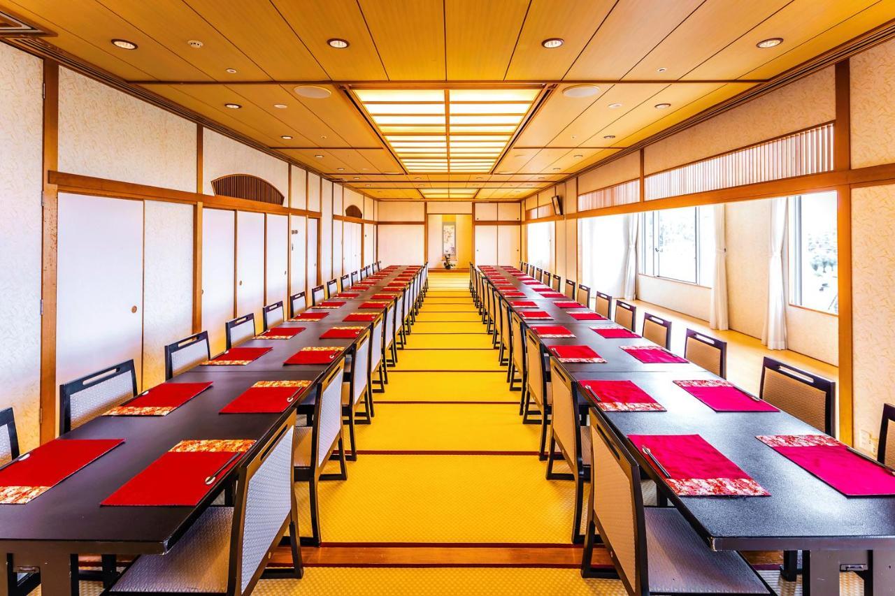 Ana Holiday Inn Resort Miyazaki By Ihg Bagian luar foto