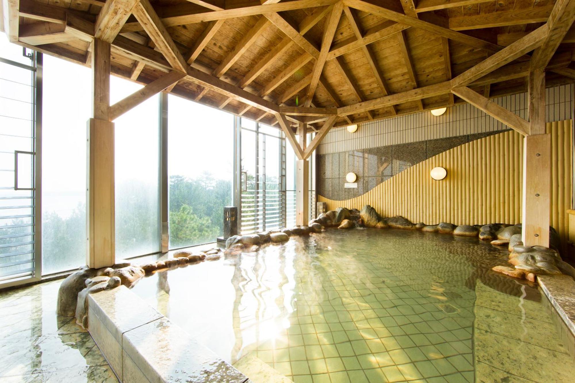 Ana Holiday Inn Resort Miyazaki By Ihg Bagian luar foto
